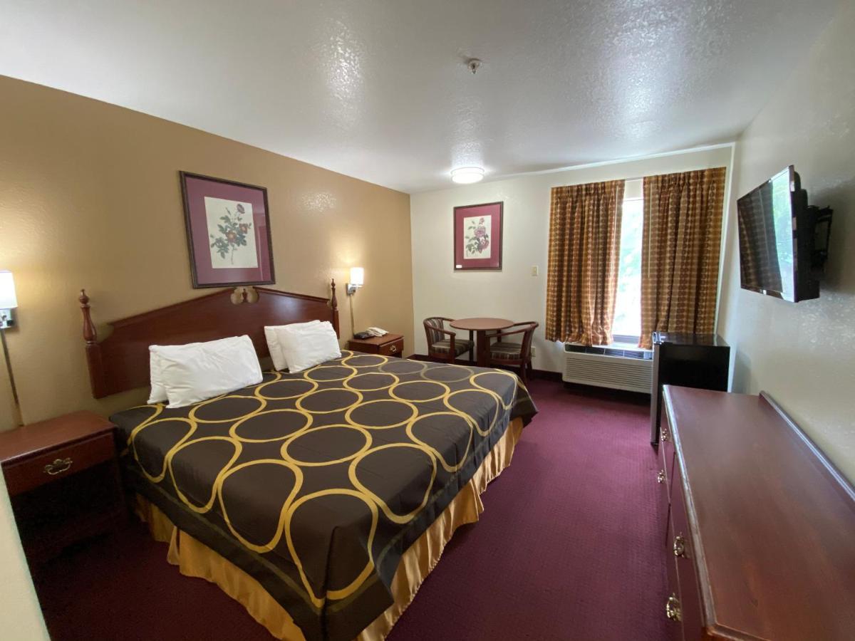 Super 8 By Wyndham Kinder/Coushatta Near Casino Ngoại thất bức ảnh