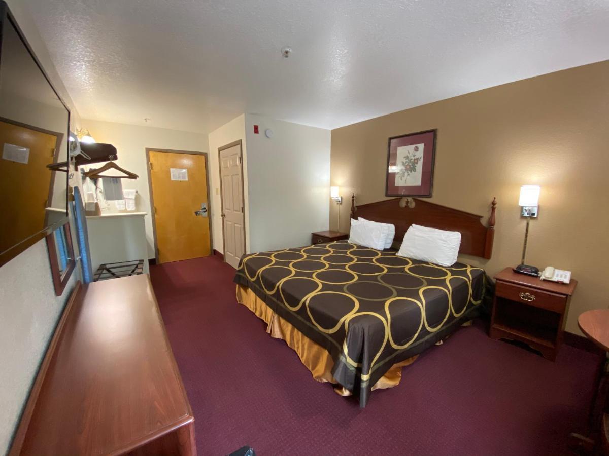 Super 8 By Wyndham Kinder/Coushatta Near Casino Ngoại thất bức ảnh