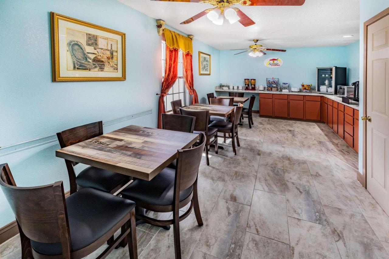 Super 8 By Wyndham Kinder/Coushatta Near Casino Ngoại thất bức ảnh