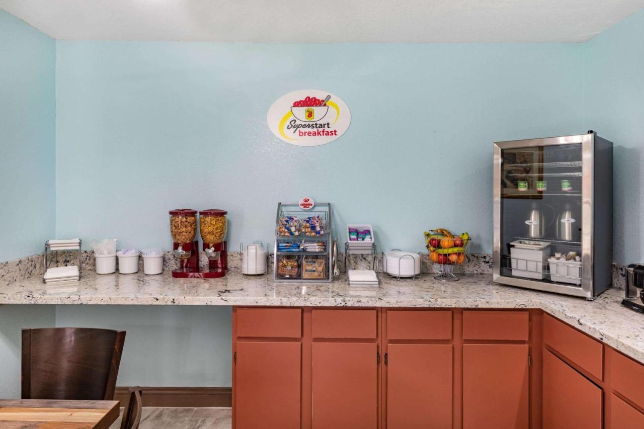 Super 8 By Wyndham Kinder/Coushatta Near Casino Ngoại thất bức ảnh